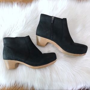 Dansko Maria bootie 39